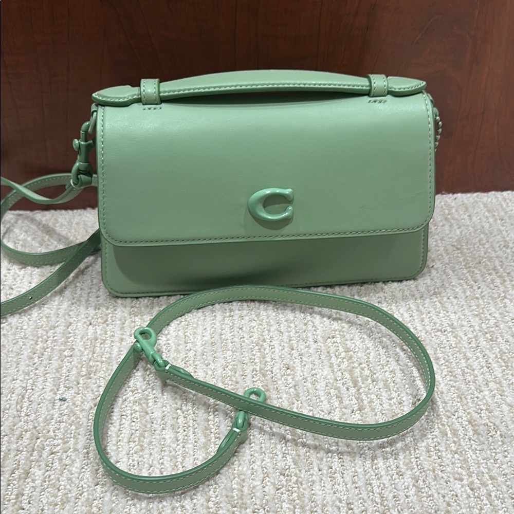 Coach Juno Crossbody in Glovetan leather and color Pale Pistacio - Picture 13 of 15